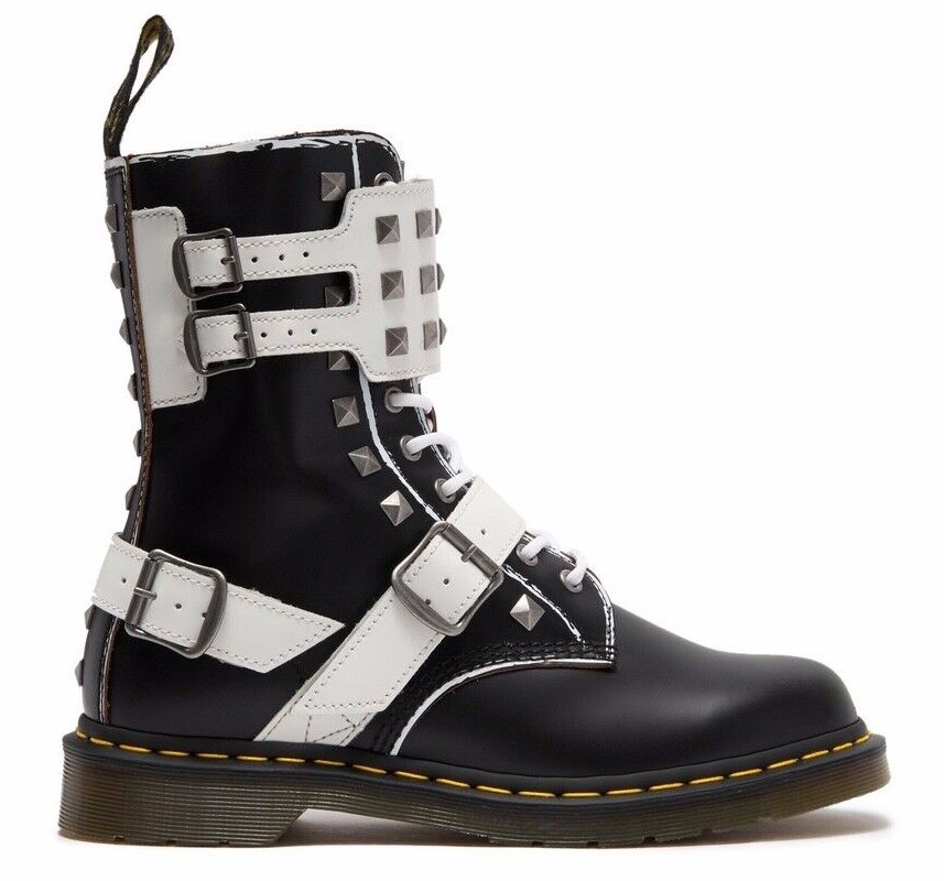 dr martens 1490 stud